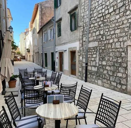 Cozy In The Heart Of Old Town Rab Rab Town