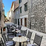 Cozy In The Heart Of Old Town Rab Rab Town
