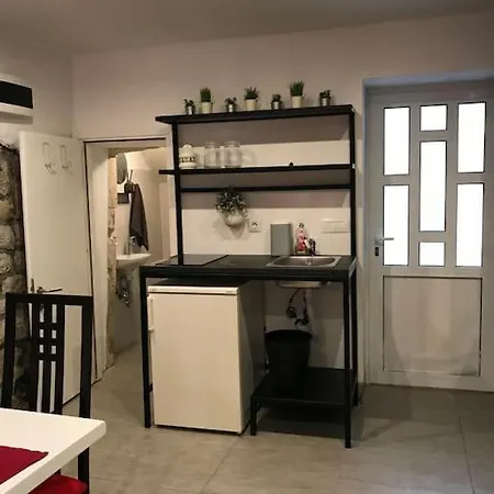 Cozy In The Heart Of Old Town Rab Apartment *